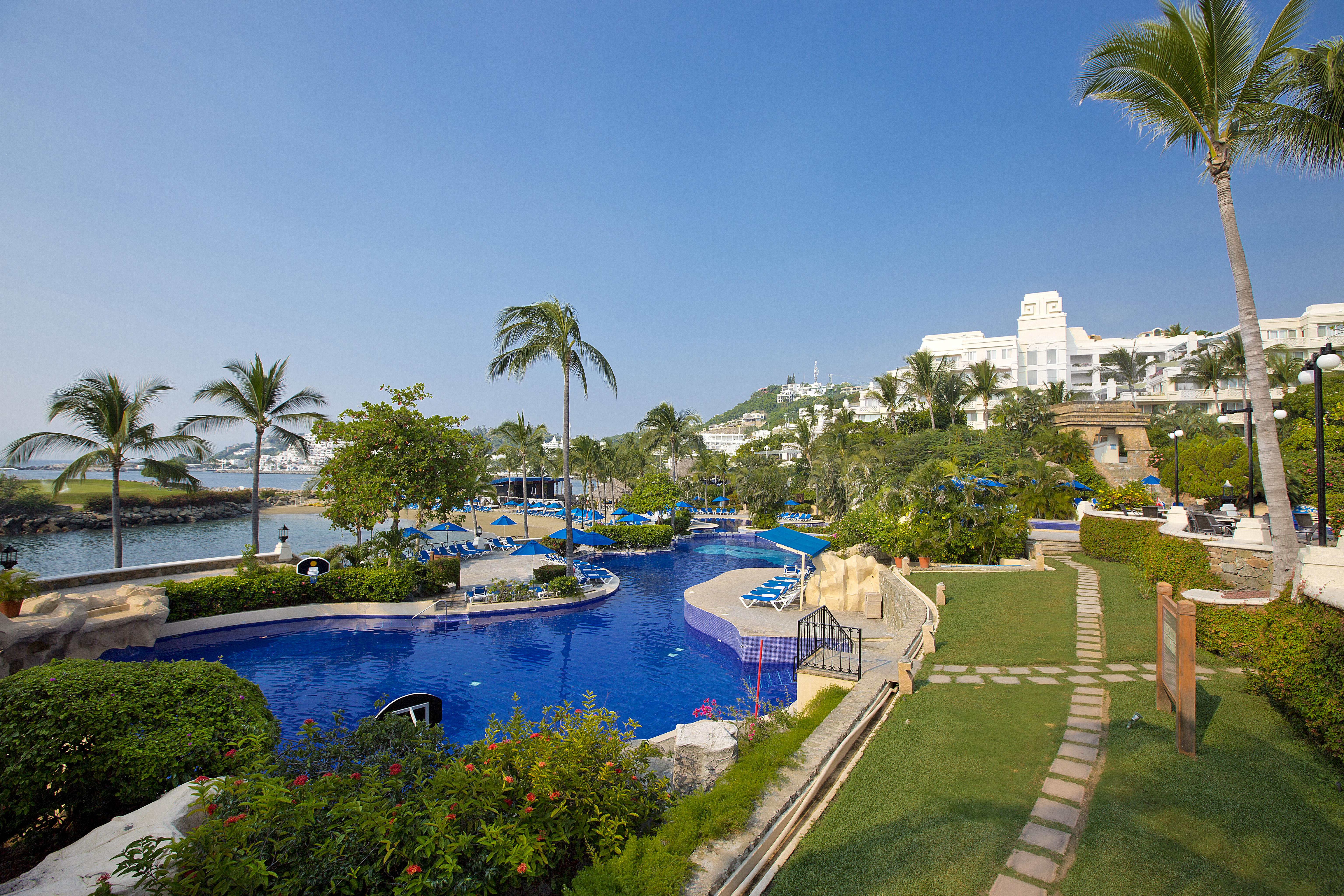 Barcelo Karmina Otel Manzanillo Dış mekan fotoğraf The Royal Island Resort and Spa