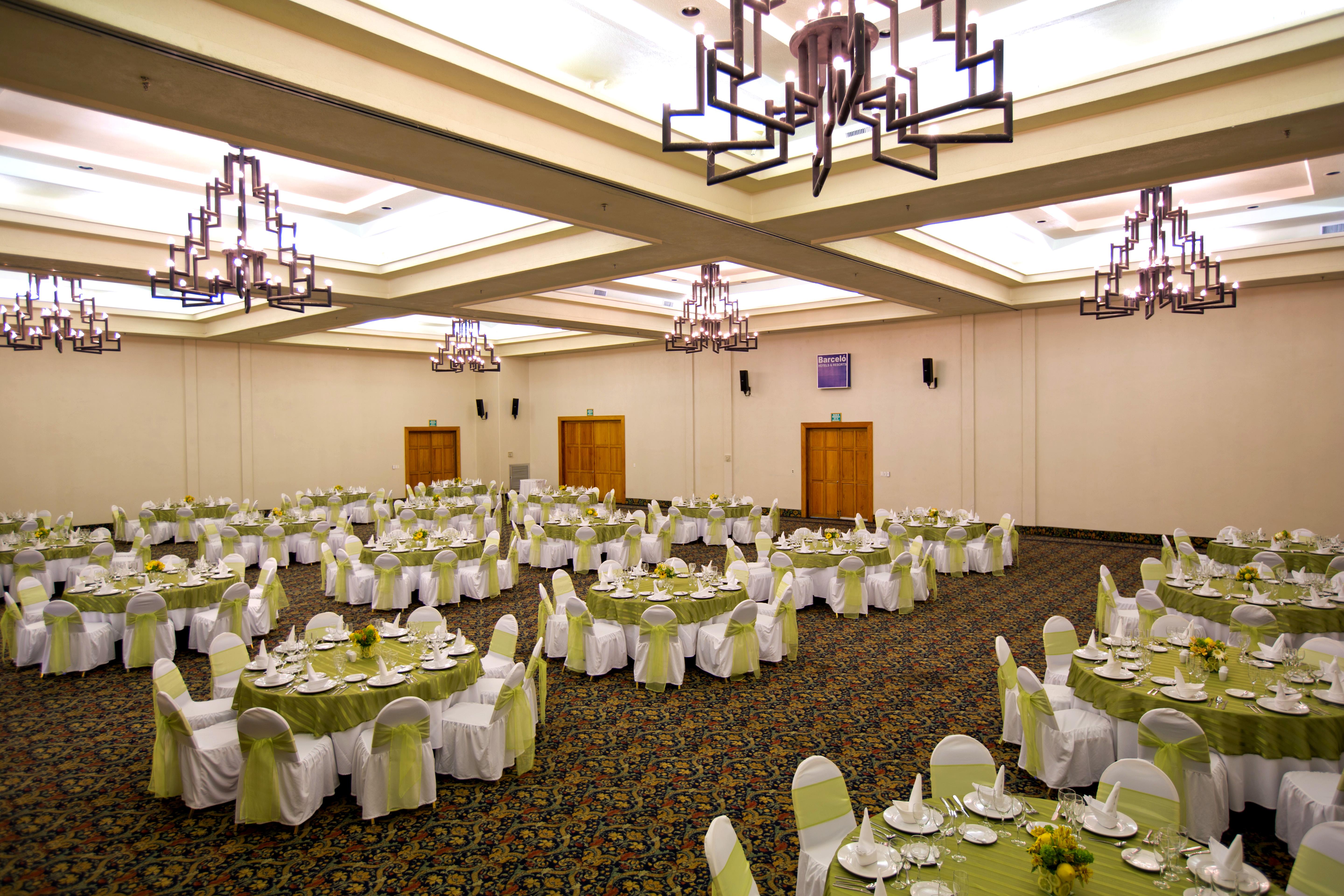 Barcelo Karmina Otel Manzanillo Dış mekan fotoğraf The ballroom at the Grand Ballroom