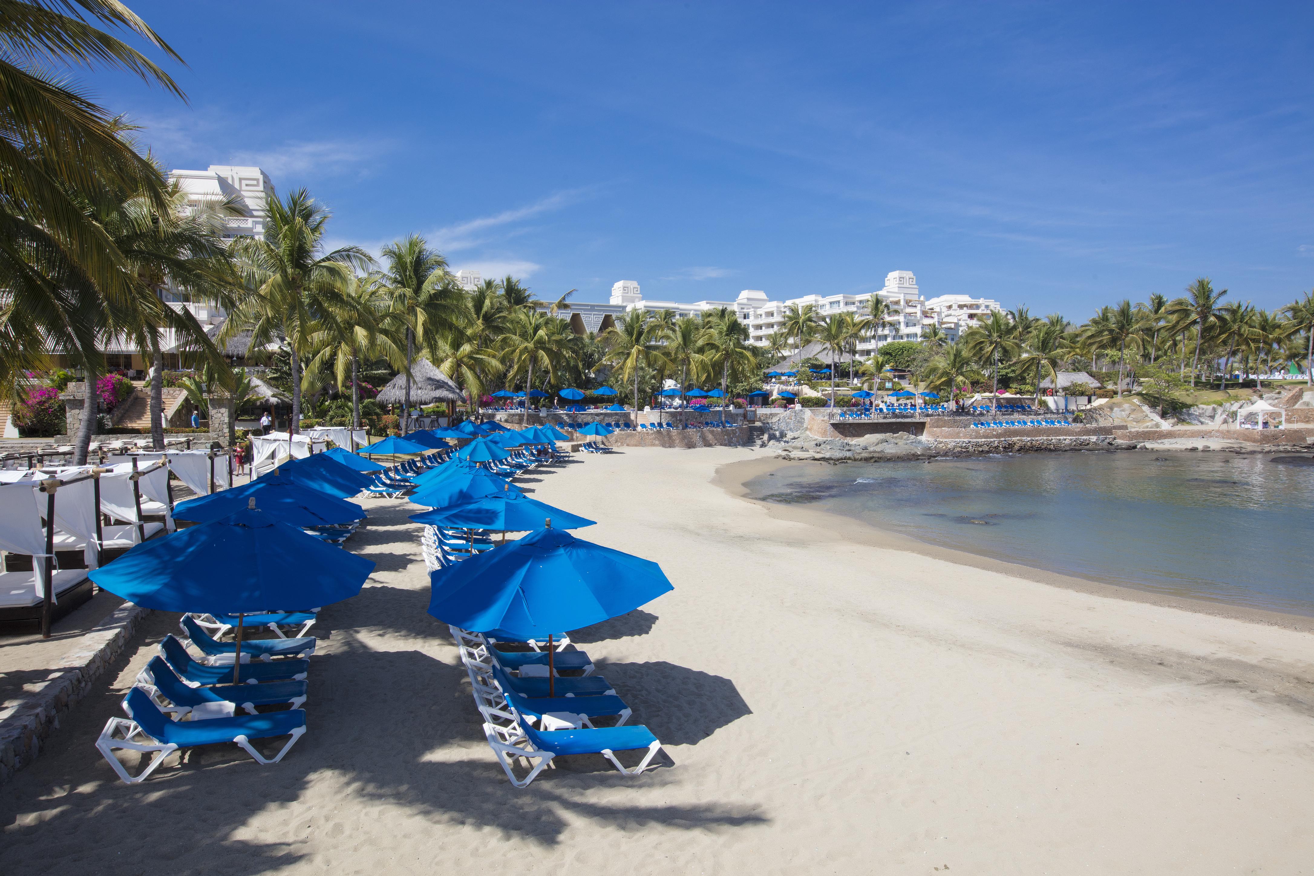 Barcelo Karmina Otel Manzanillo Dış mekan fotoğraf Beach at the Grand Fiesta Americana Resort, Acapulco, Mexico